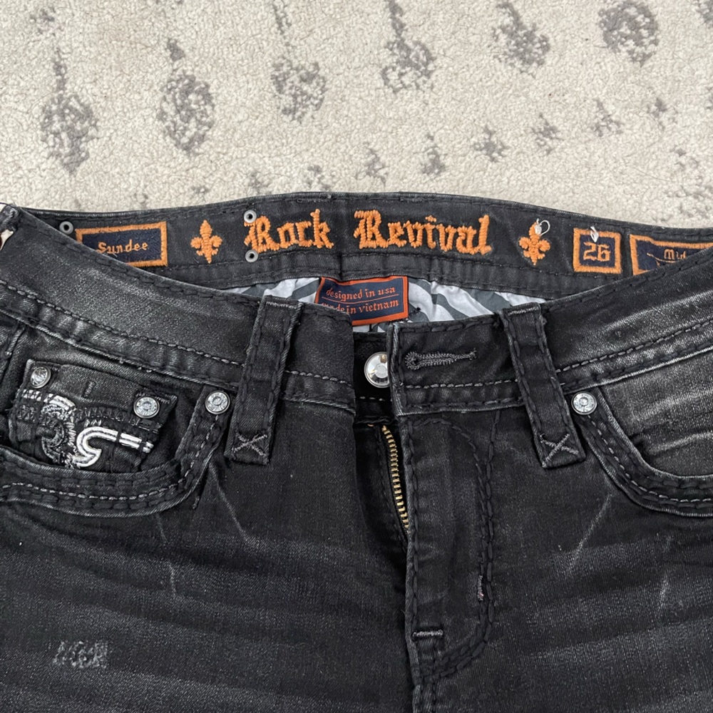 Rock Revival. Size 26.